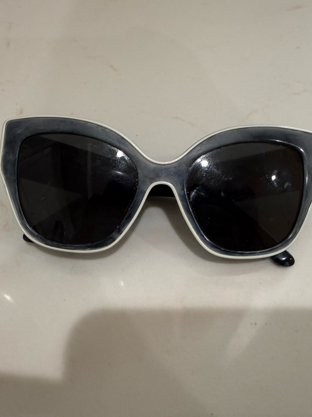 Tory Burch Women Sunglasses - Picture 4 of 4